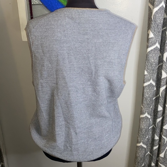 Brooks Brothers 100% Merino Wool sweater v - Picture 2 of 7